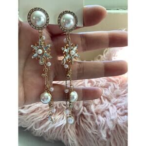 ❄️❄️New betseyville earrings the snow ❄️ pearls